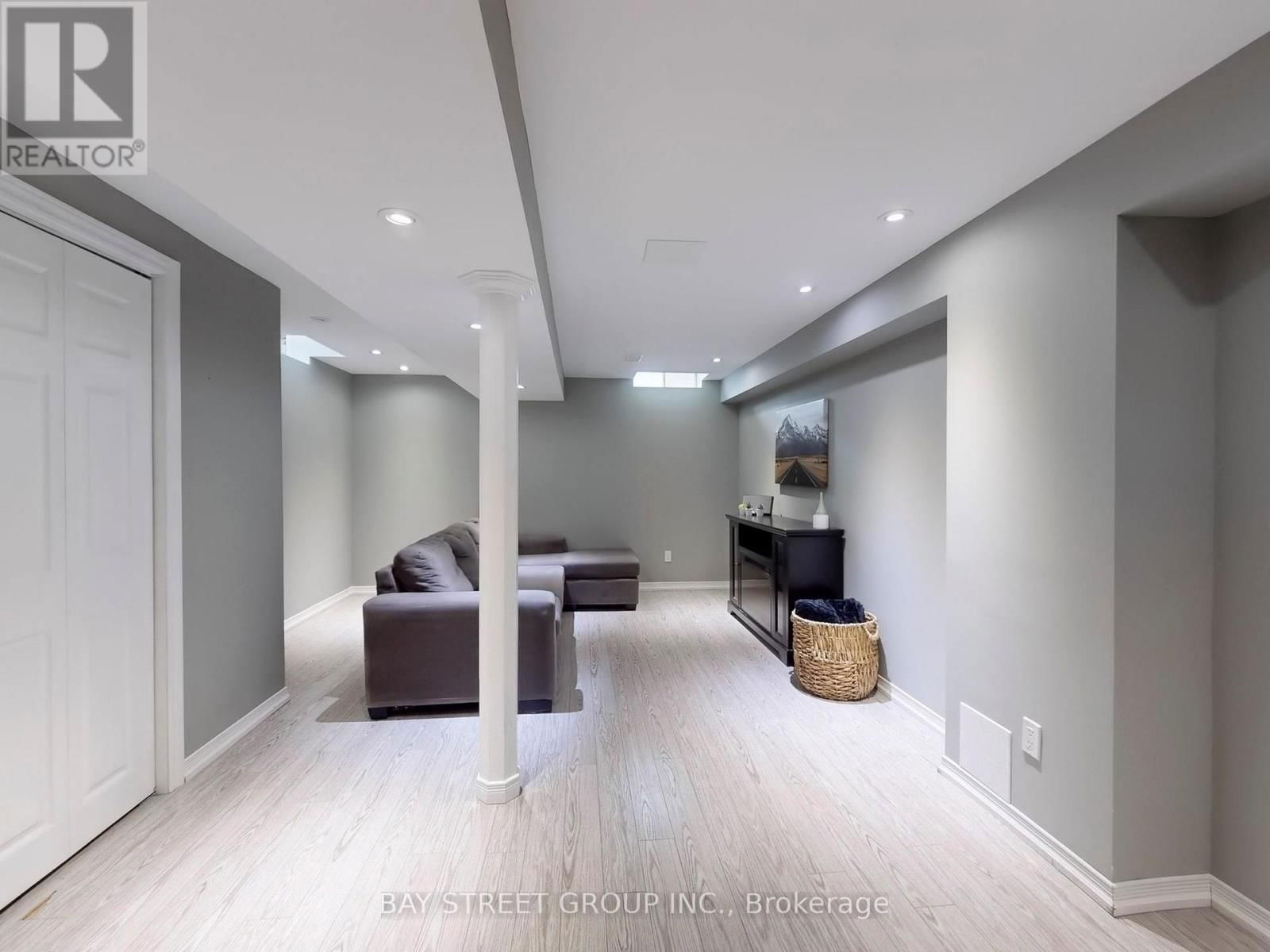116 WOODROOF CRESCENT Image 35