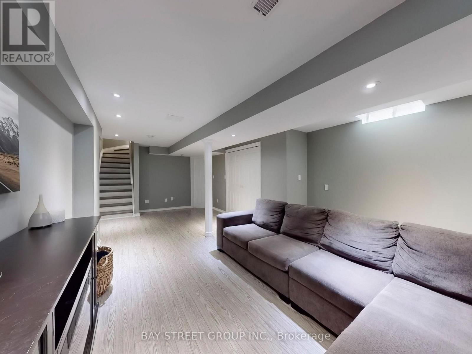 116 WOODROOF CRESCENT Image 36
