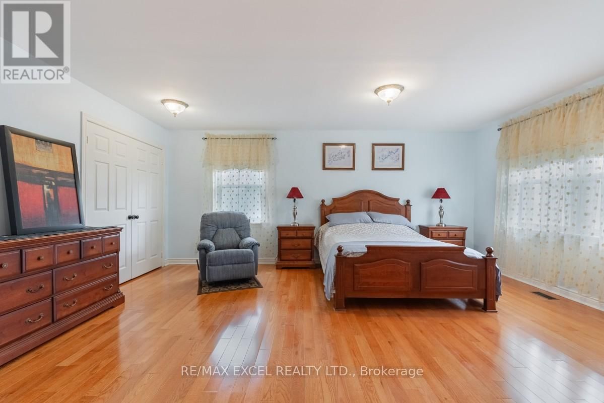8 BOYD COURT Image 14