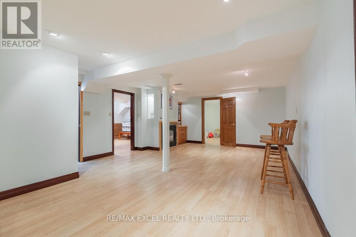 8 BOYD COURT Image 19