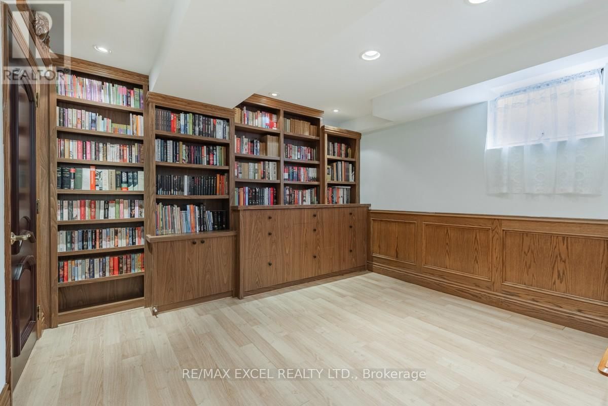 8 BOYD COURT Image 22