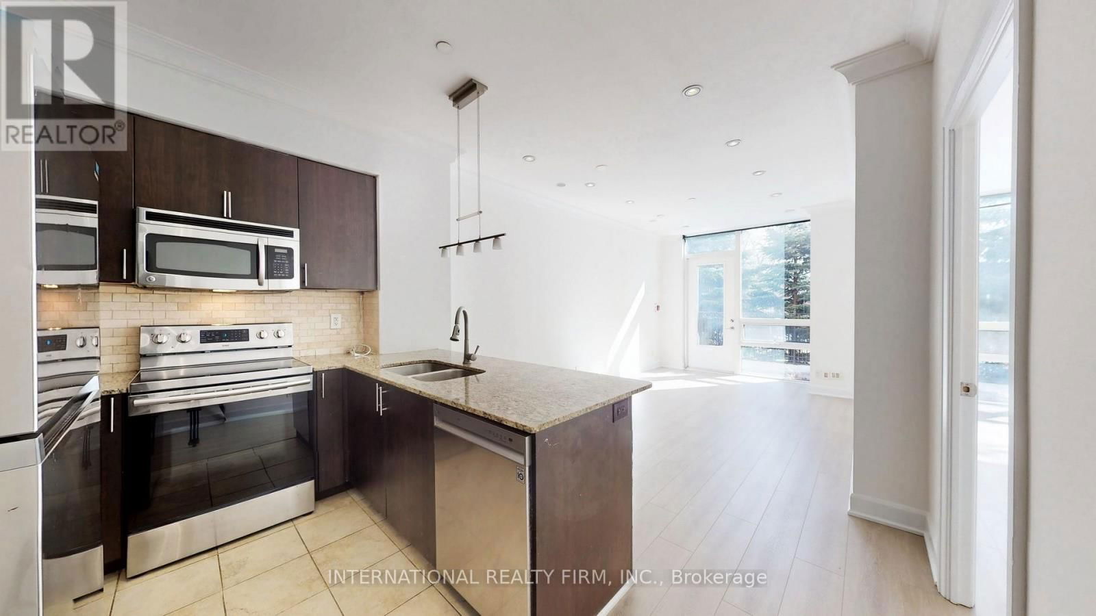 107 - 520 STEELES AVENUE WEST Image 11