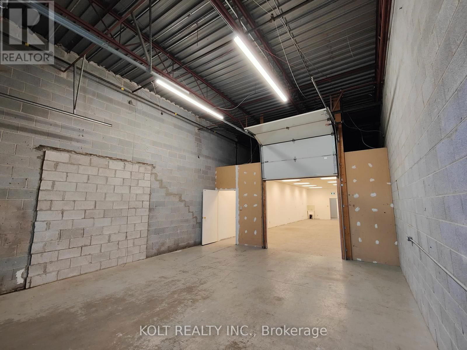 28 - 300 ESNA PARK DRIVE Image 12