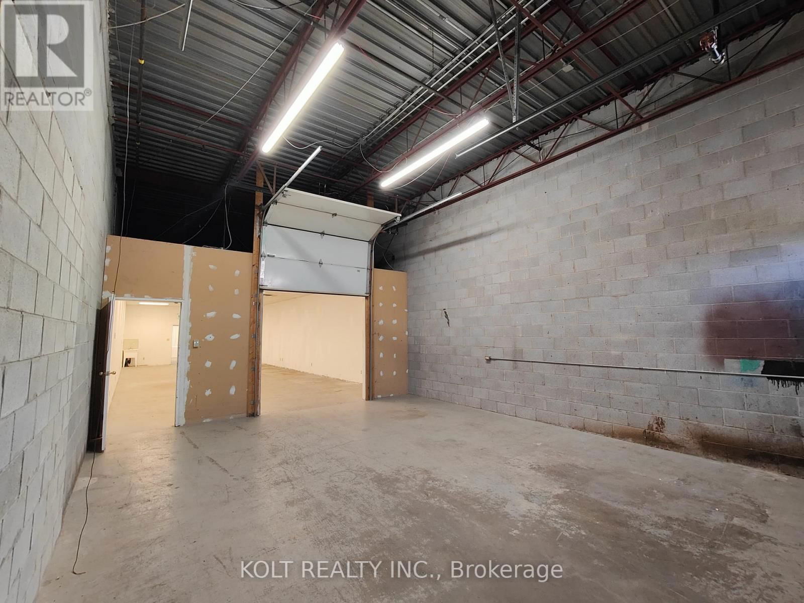 28 - 300 ESNA PARK DRIVE Image 13