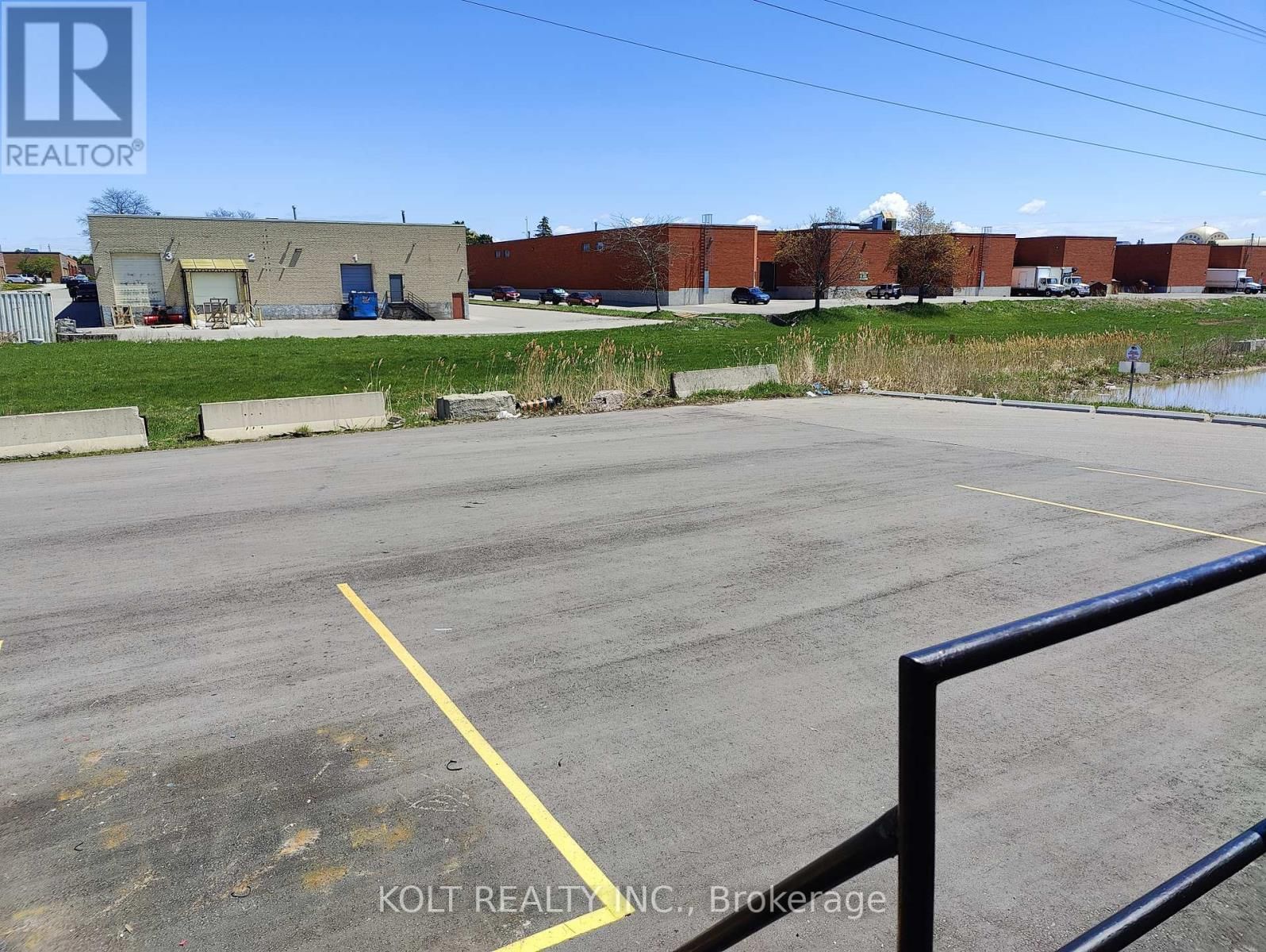 28 - 300 ESNA PARK DRIVE Image 15