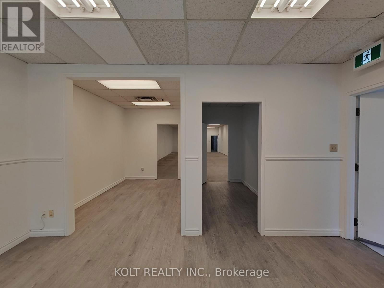 28 - 300 ESNA PARK DRIVE Image 2