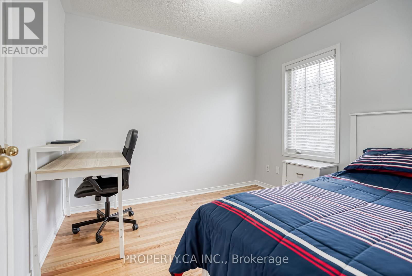 2 HORN STREET Image 23