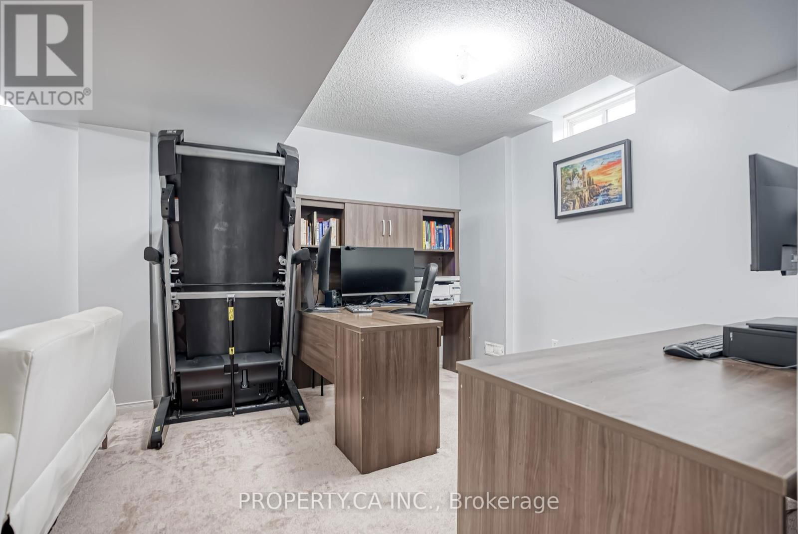 2 HORN STREET Image 34