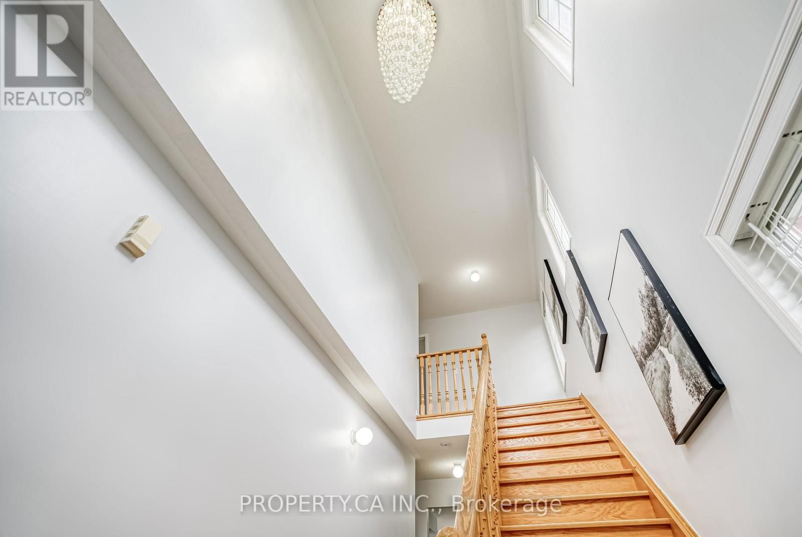 2 HORN STREET Image 8