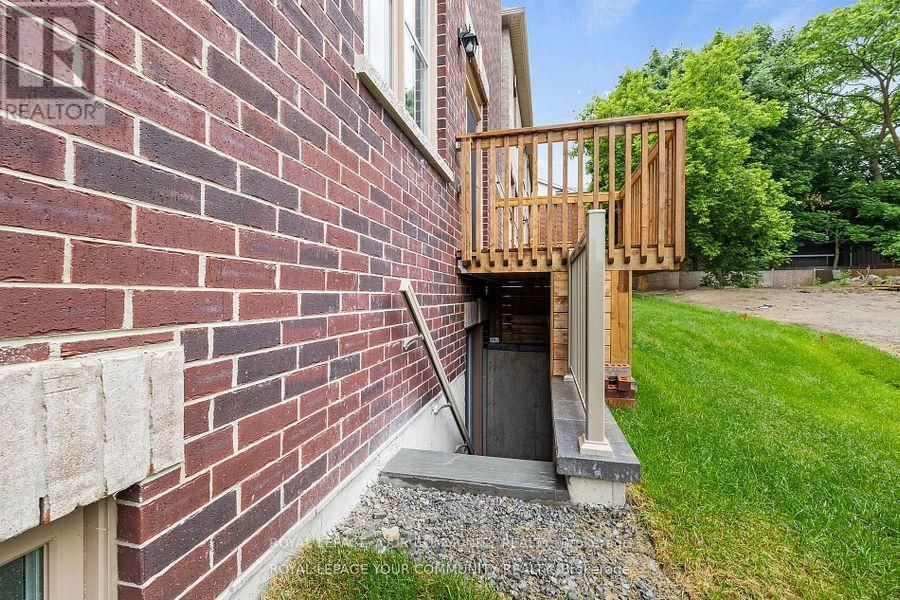 14 DEER PARK LANE Image 32