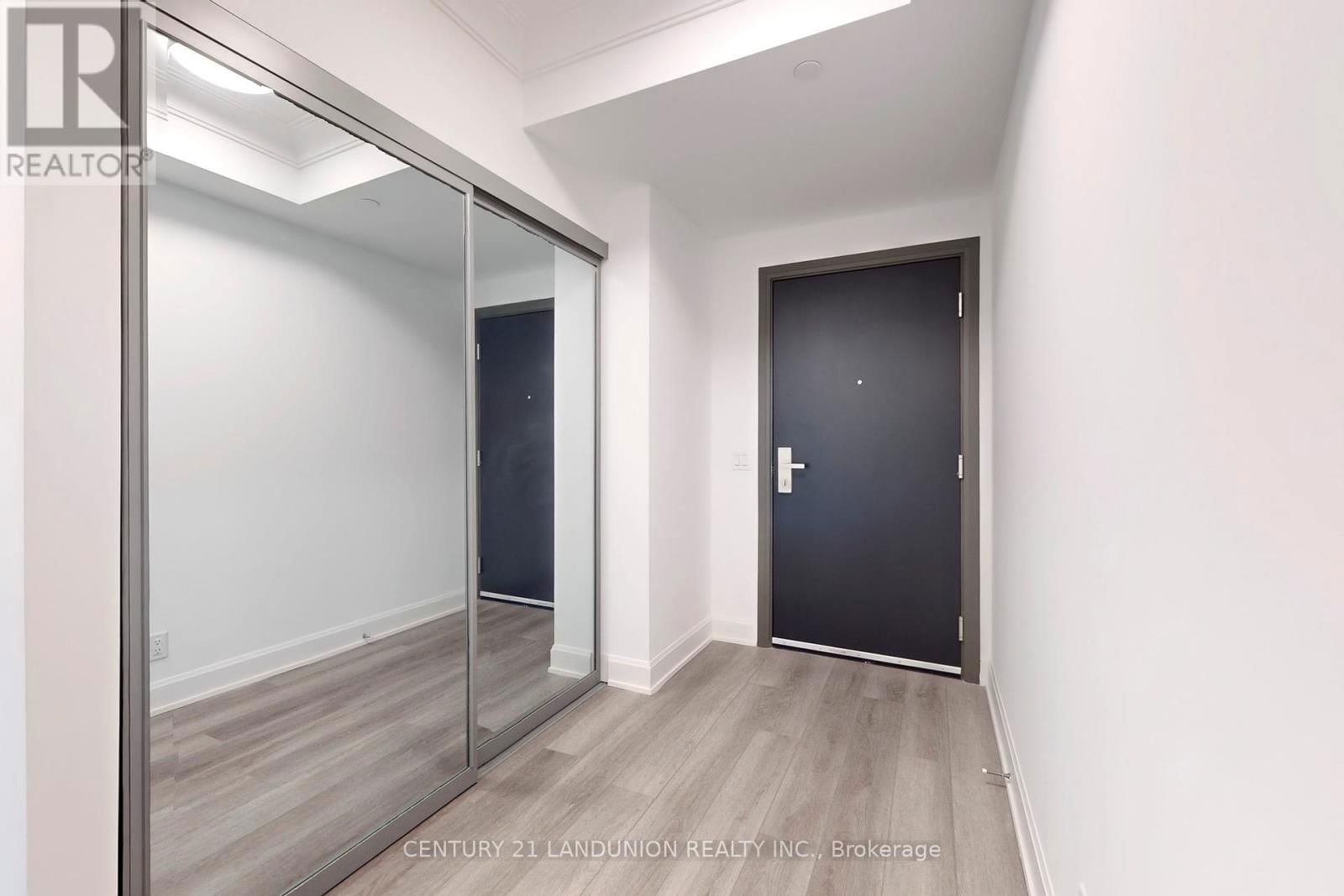 1507 - 8 WATER WALK DRIVE Image 27