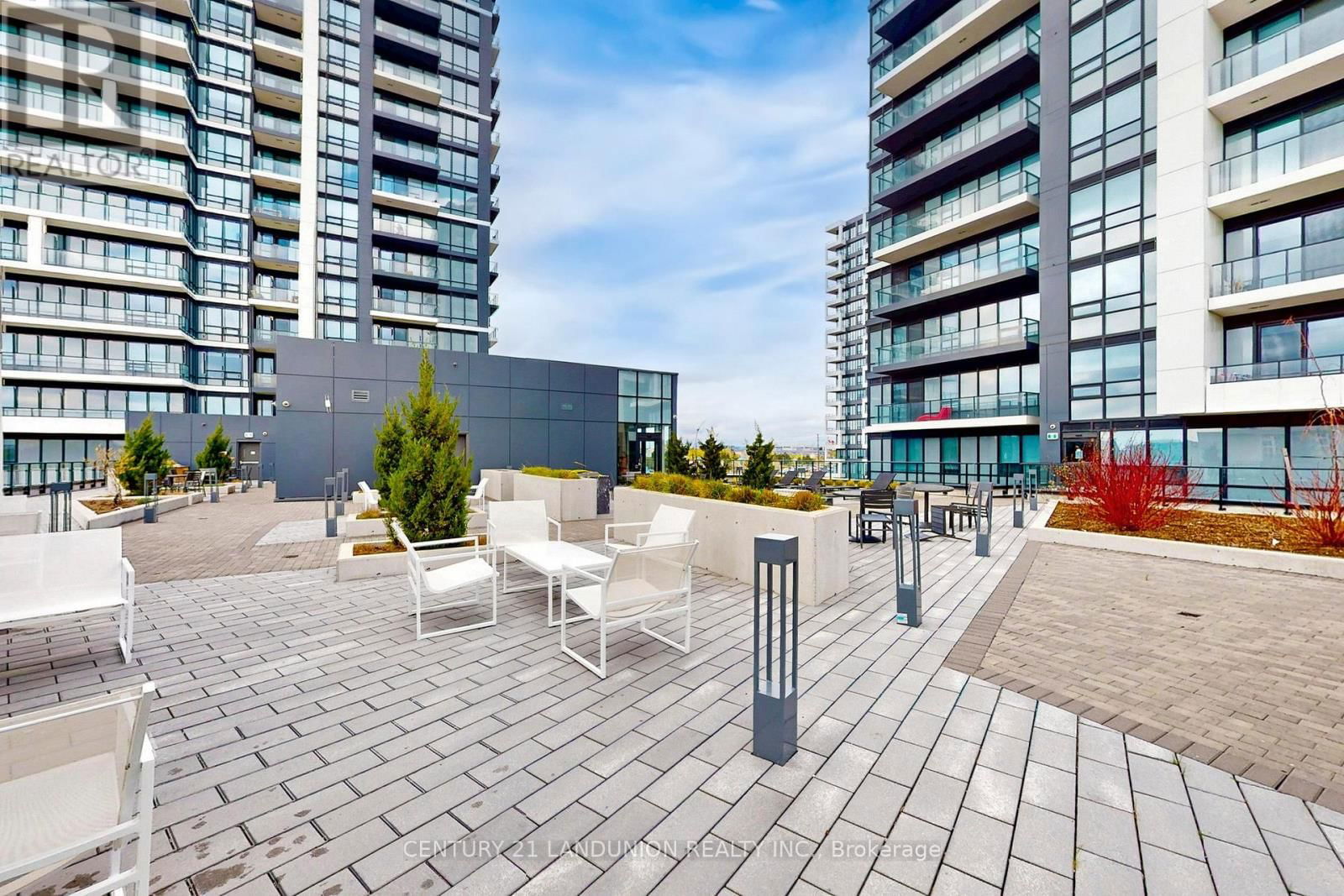 1507 - 8 WATER WALK DRIVE Image 38