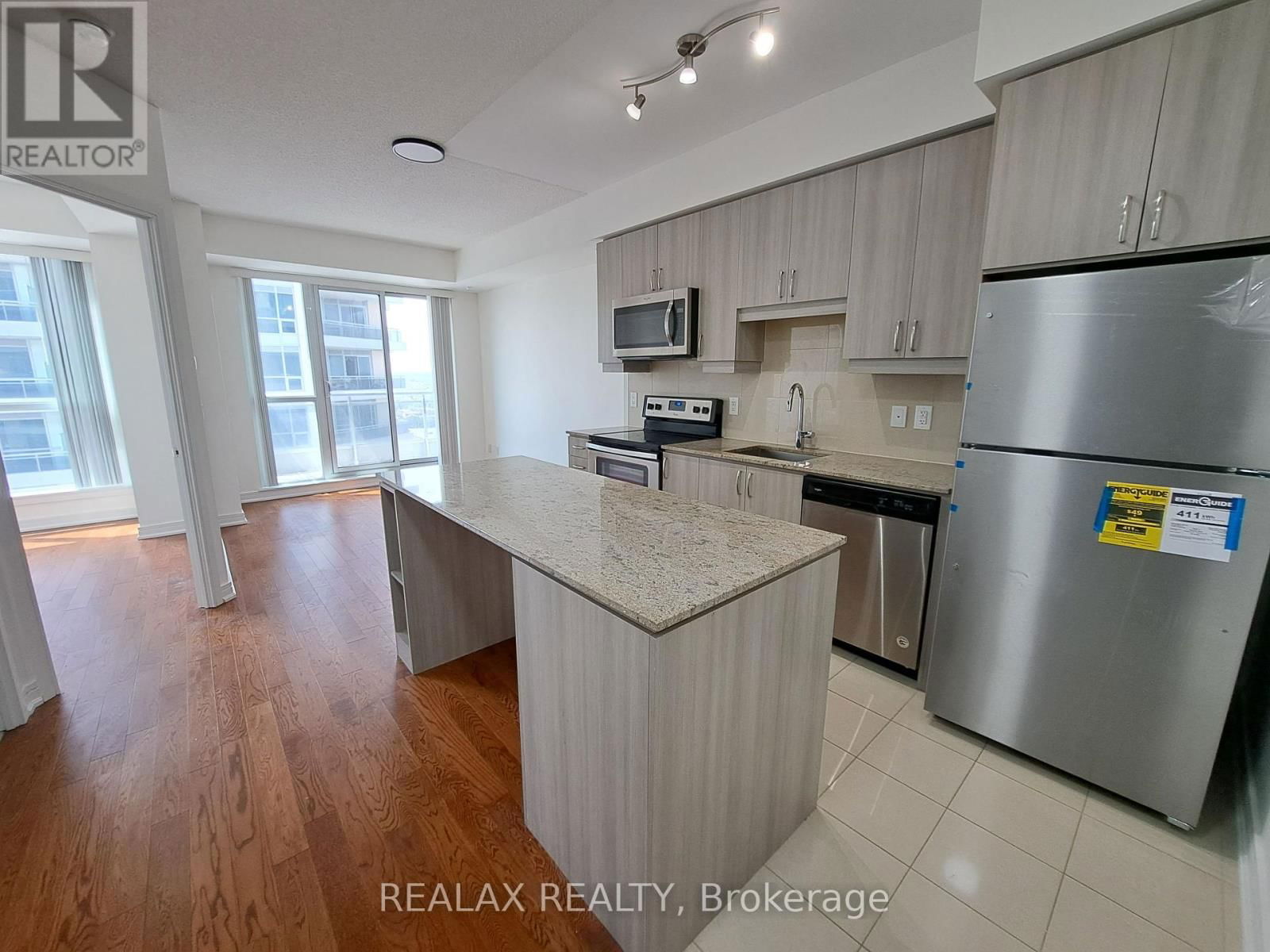 1610 - 9205 YONGE STREET Image 4