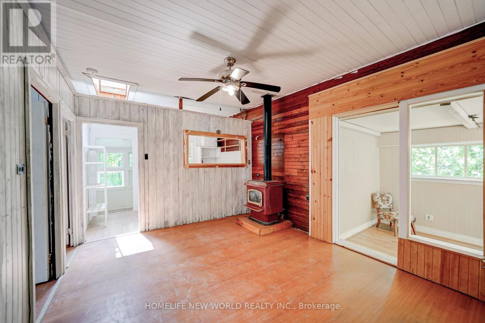5741 LAKESHORE ROAD Image 15