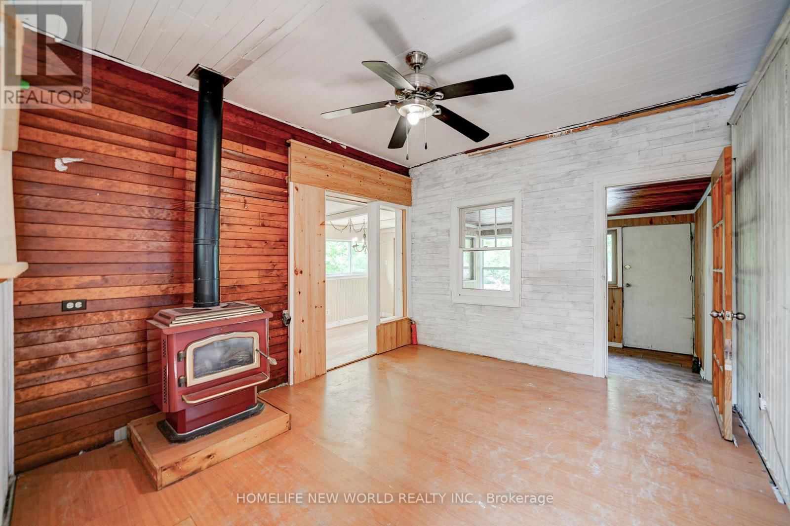 5741 LAKESHORE ROAD Image 17
