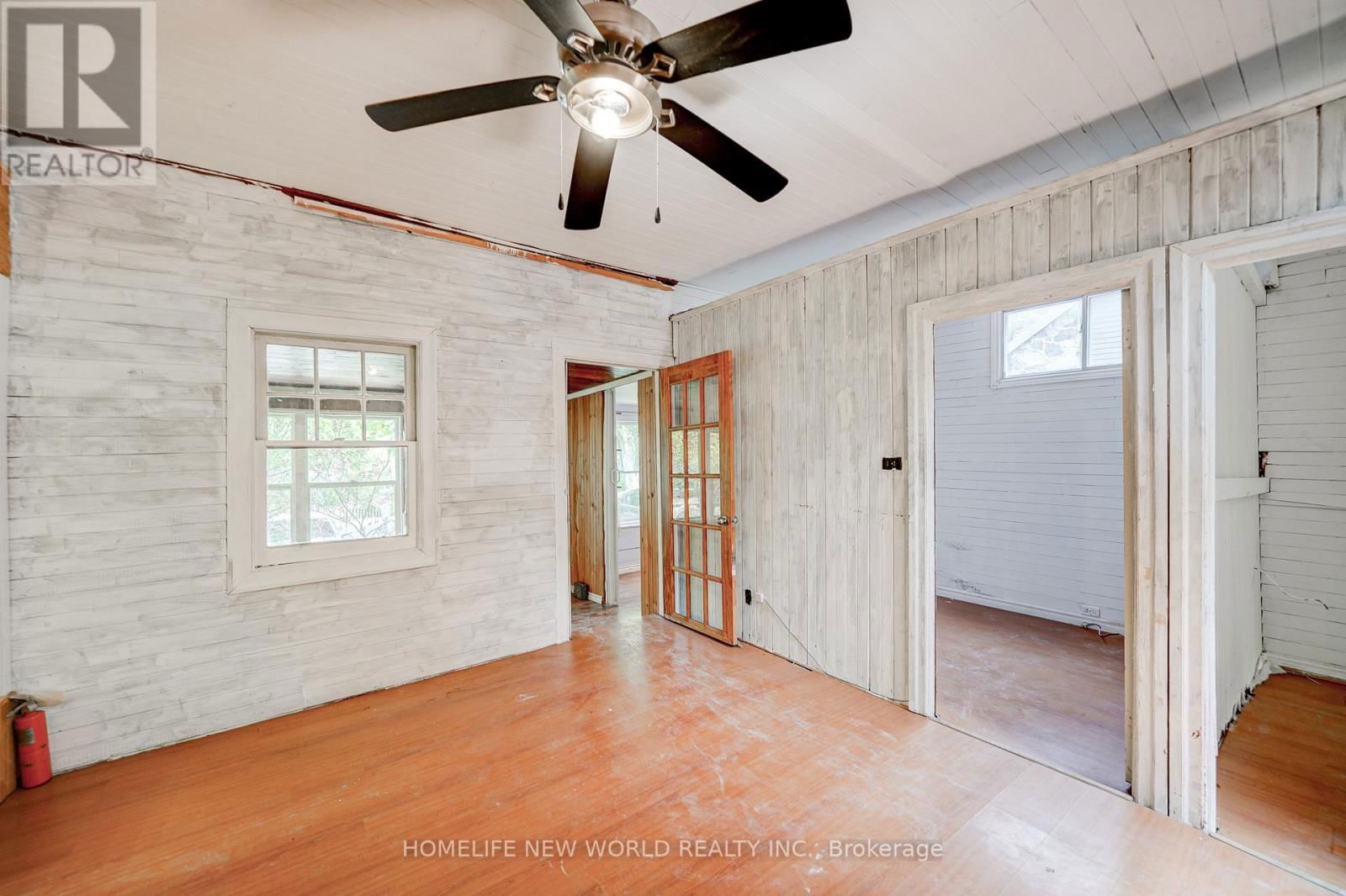 5741 LAKESHORE ROAD Image 18