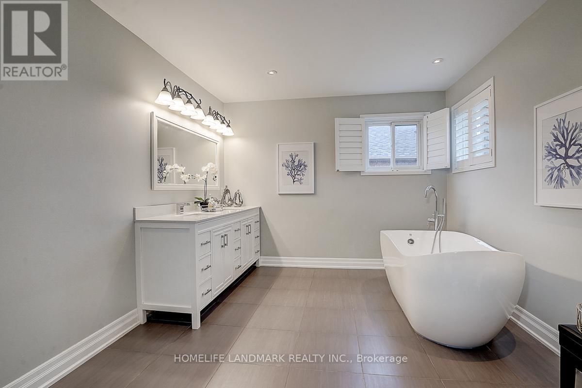 74 WEBBER CRESCENT Image 32