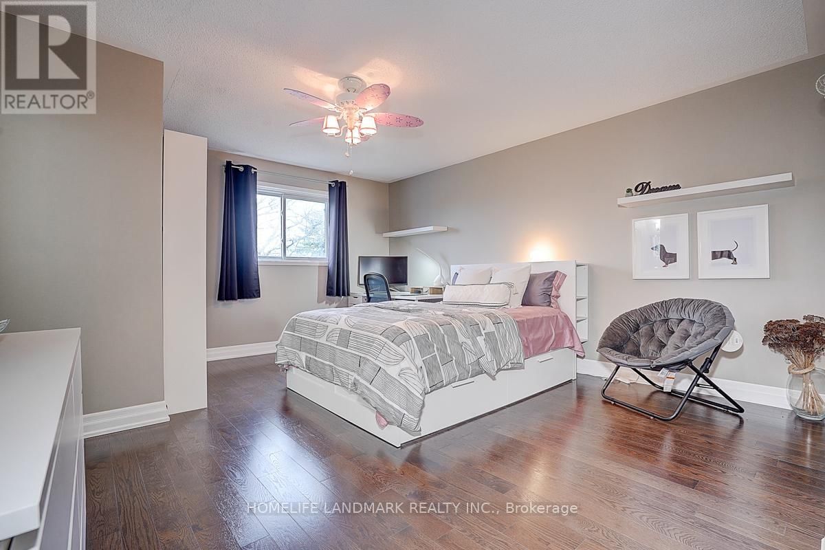 74 WEBBER CRESCENT Image 35
