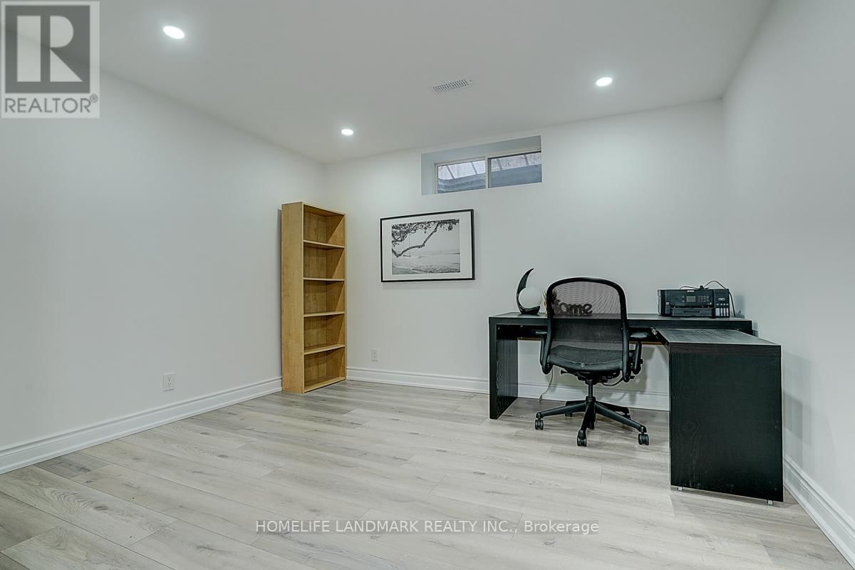 74 WEBBER CRESCENT Image 44