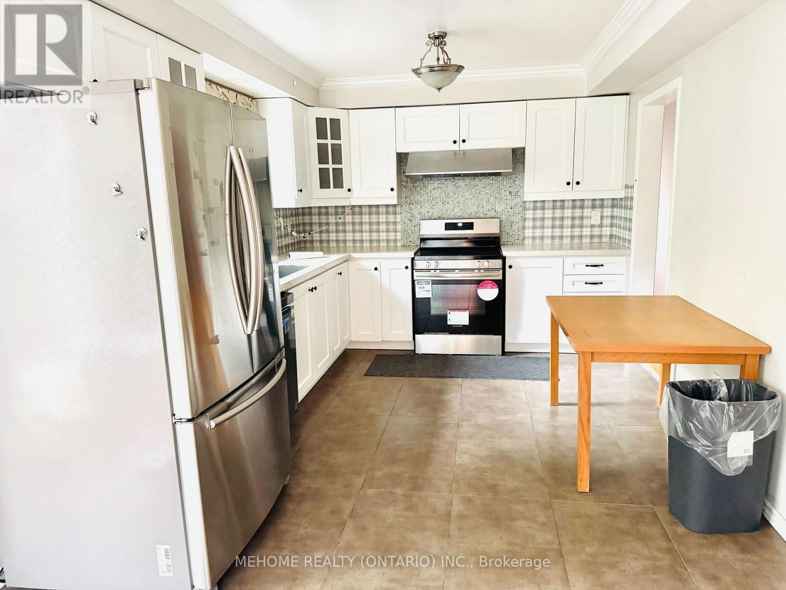 46 CRANLEIGH DRIVE Image 12