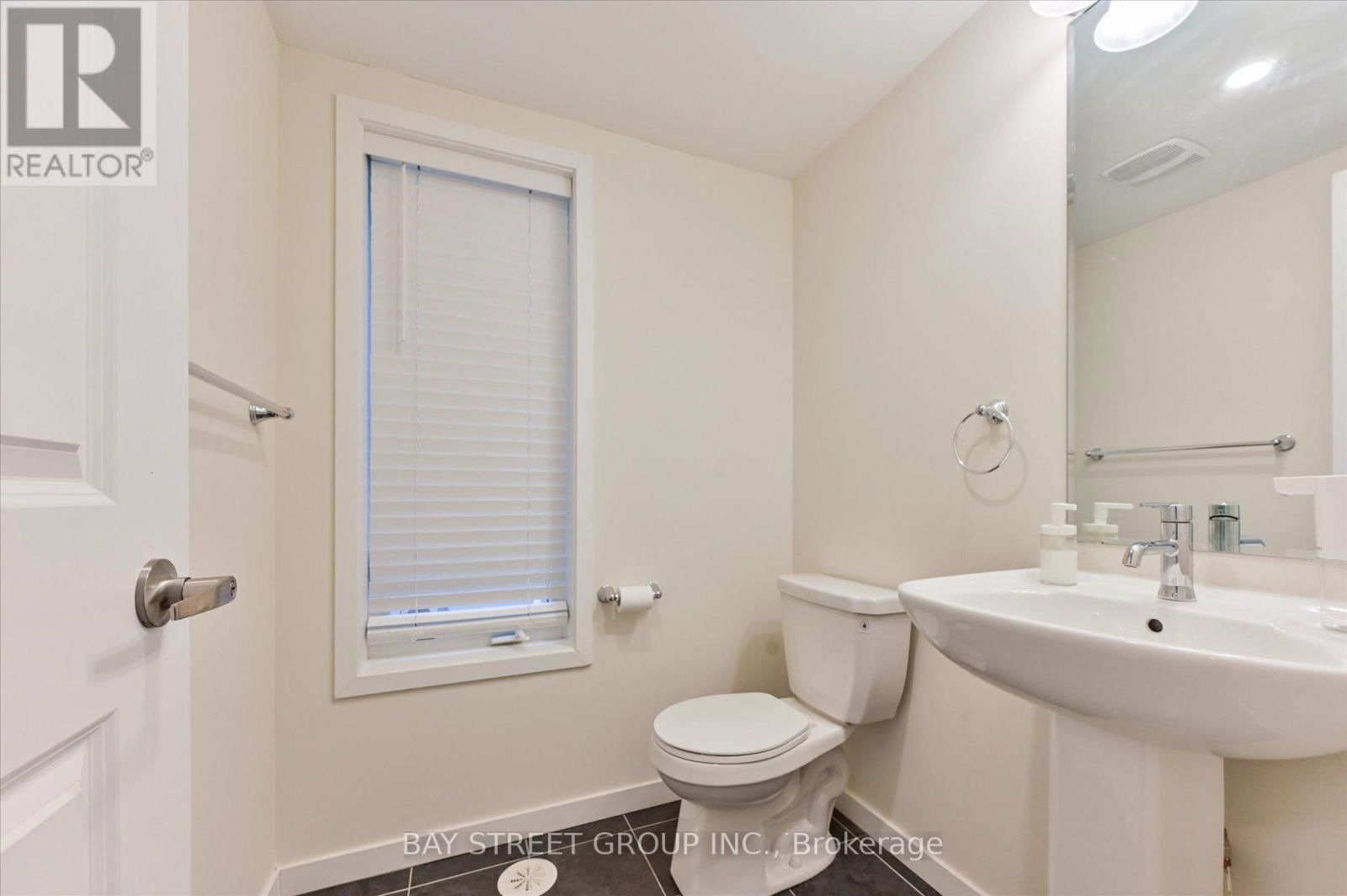 36 ARMILLO PLACE Image 31