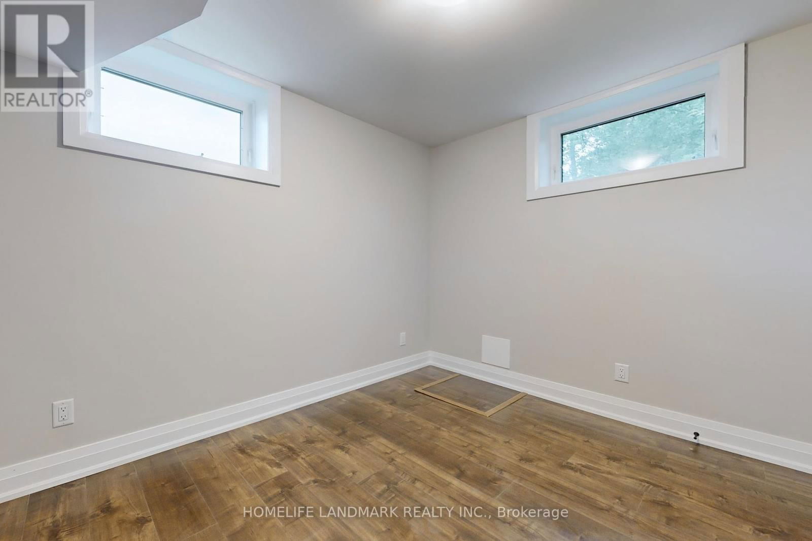 Unit 2 - 1661 MOUNT ALBERT ROAD Image 10