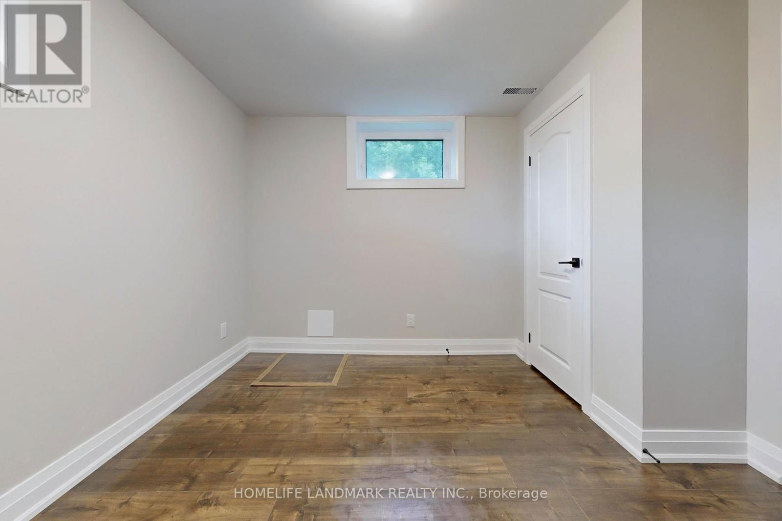 Unit 2 - 1661 MOUNT ALBERT ROAD Image 12