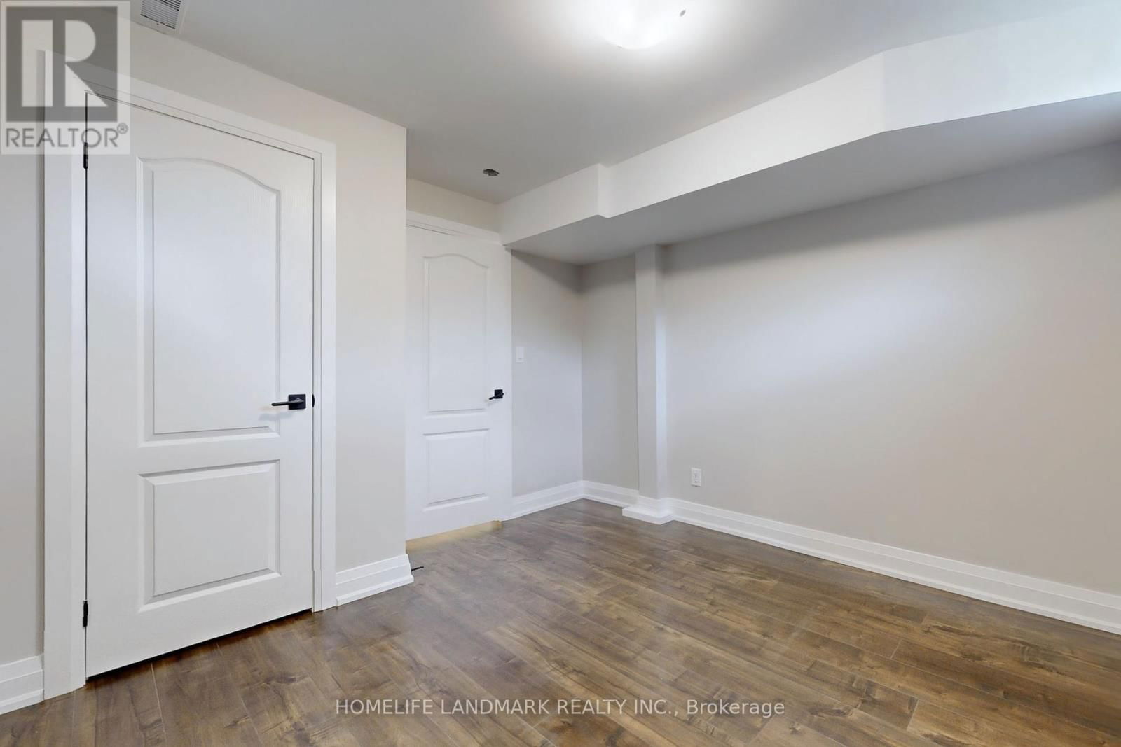 Unit 2 - 1661 MOUNT ALBERT ROAD Image 13