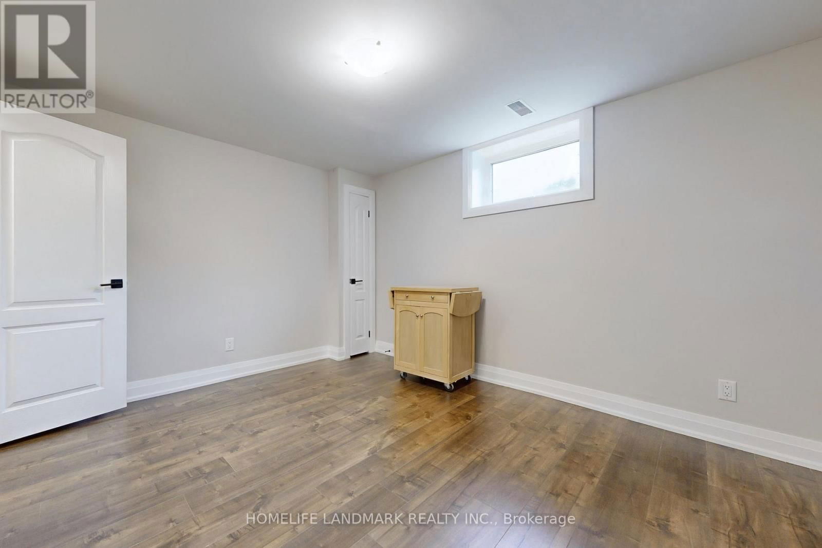Unit 2 - 1661 MOUNT ALBERT ROAD Image 14
