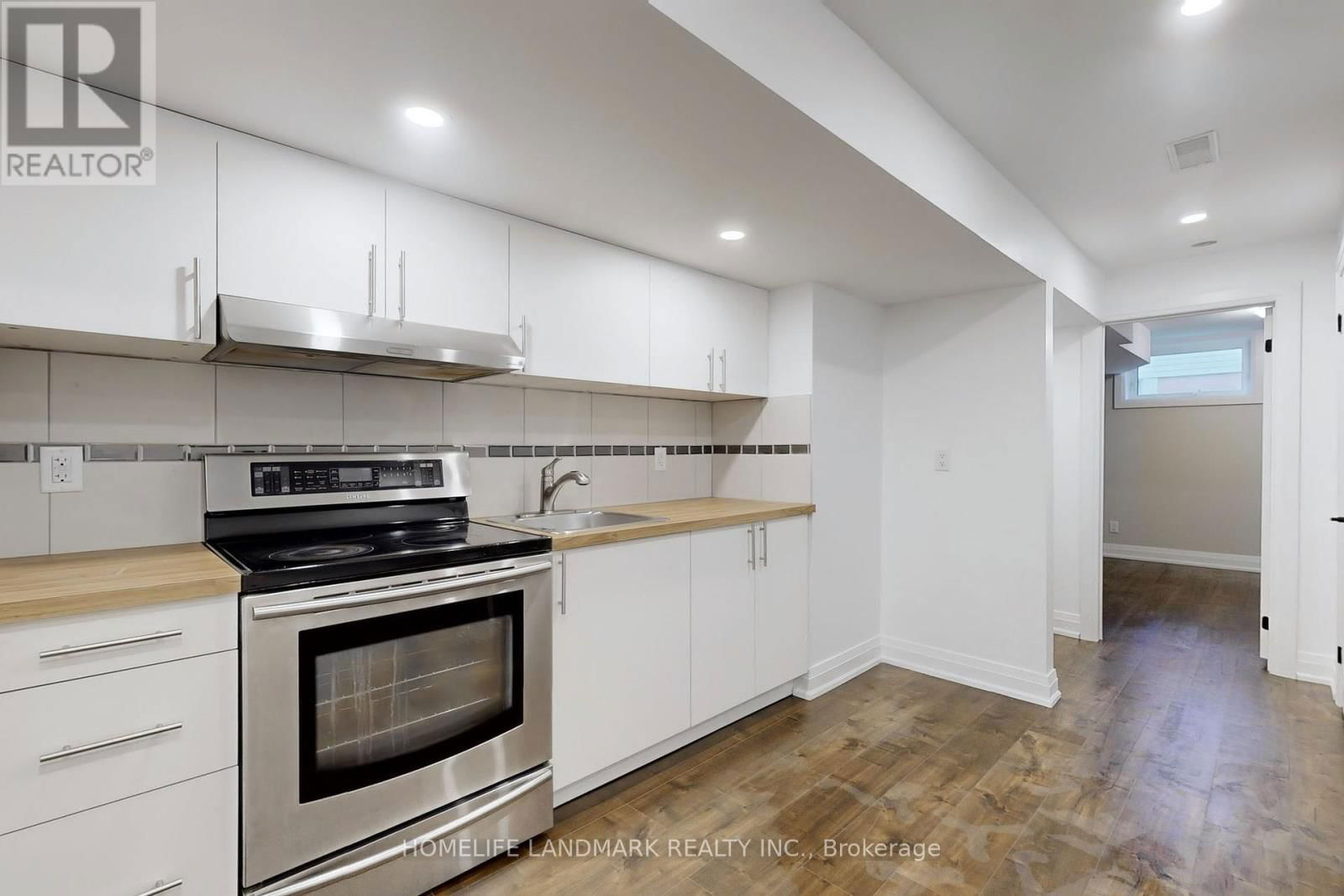 Unit 2 - 1661 MOUNT ALBERT ROAD Image 3