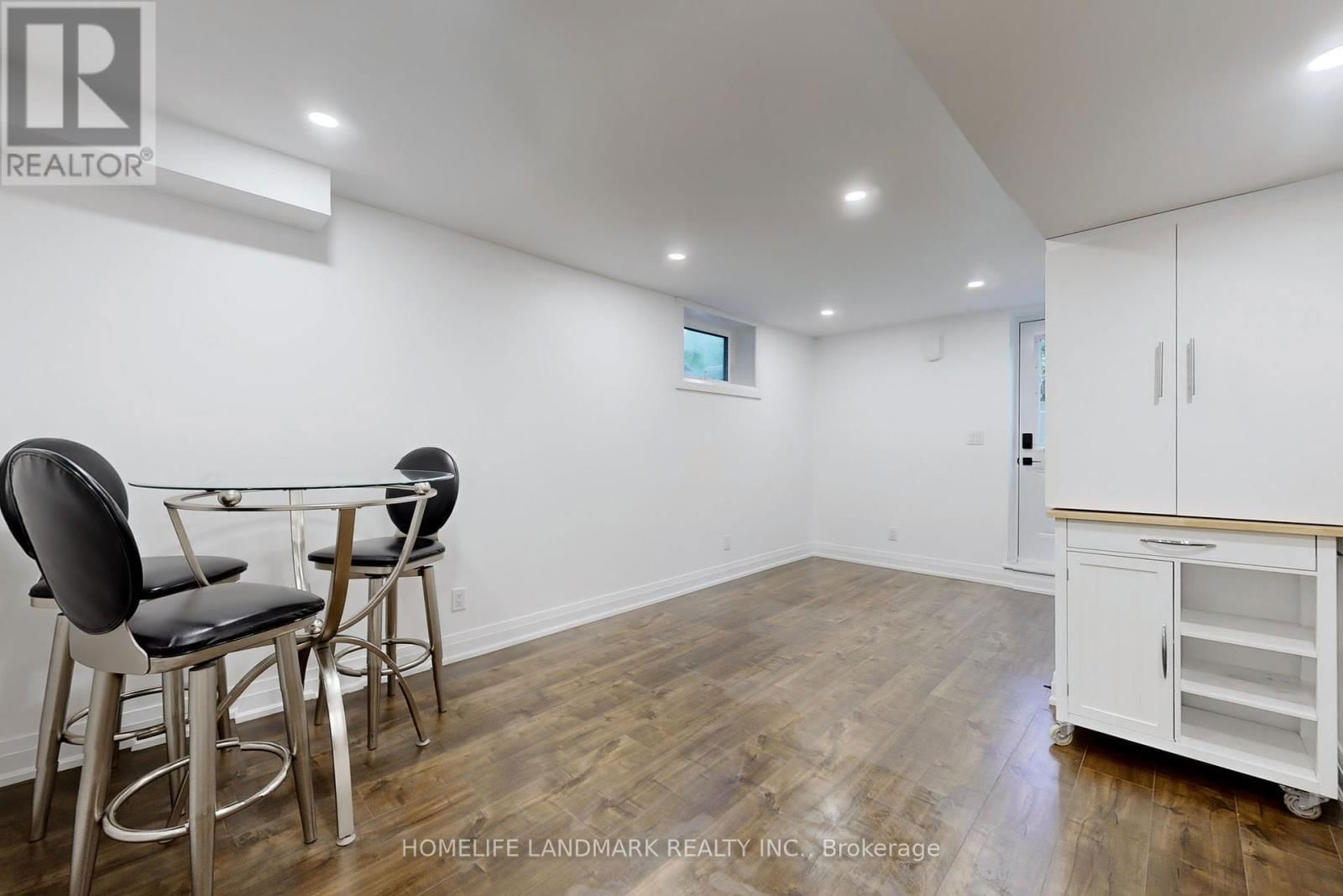 Unit 2 - 1661 MOUNT ALBERT ROAD Image 4