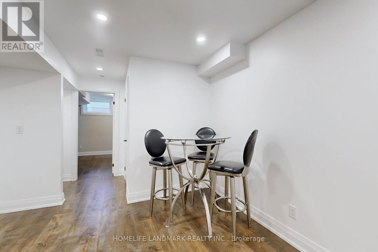 Unit 2 - 1661 MOUNT ALBERT ROAD Image 5