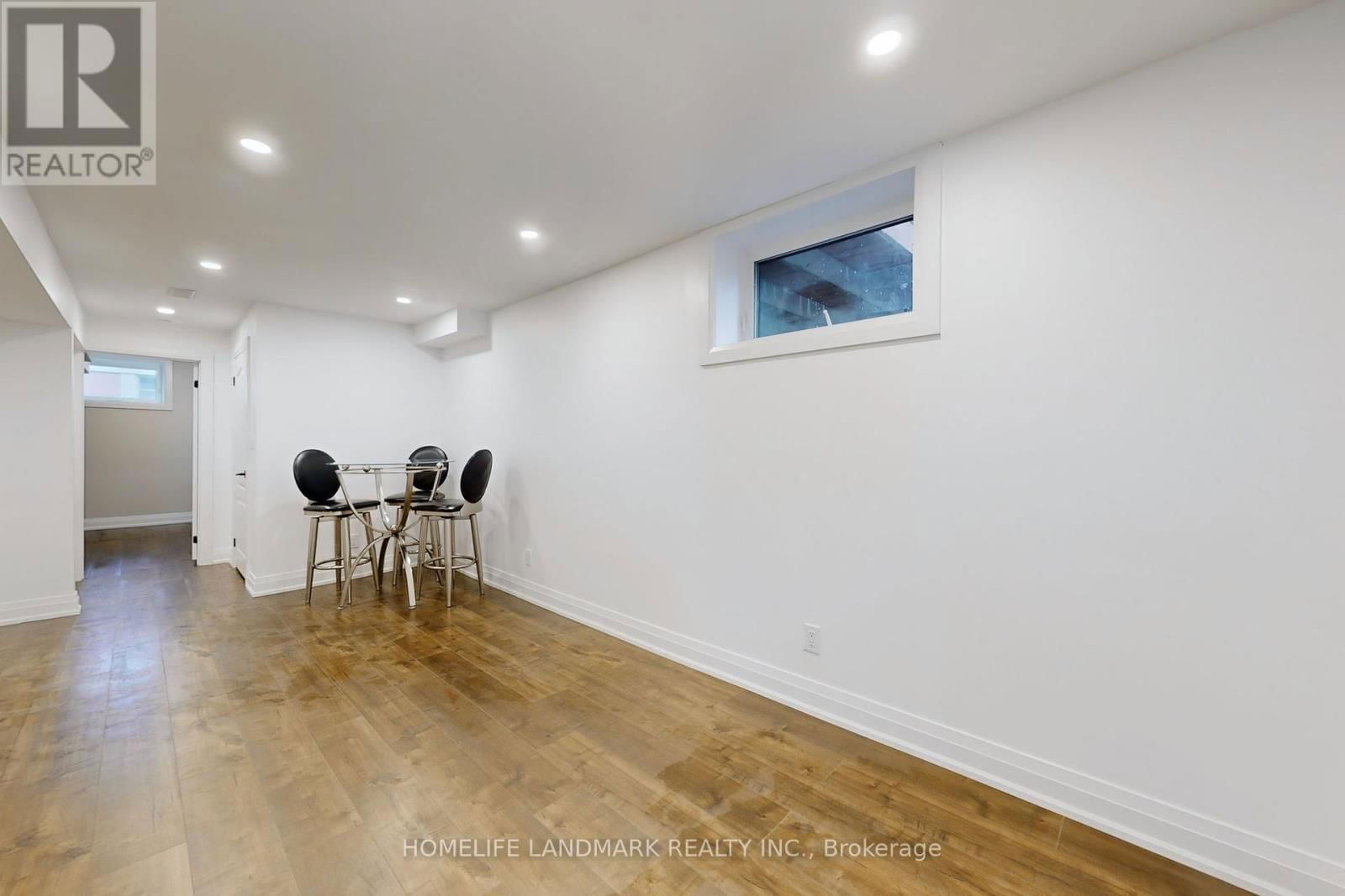 Unit 2 - 1661 MOUNT ALBERT ROAD Image 9