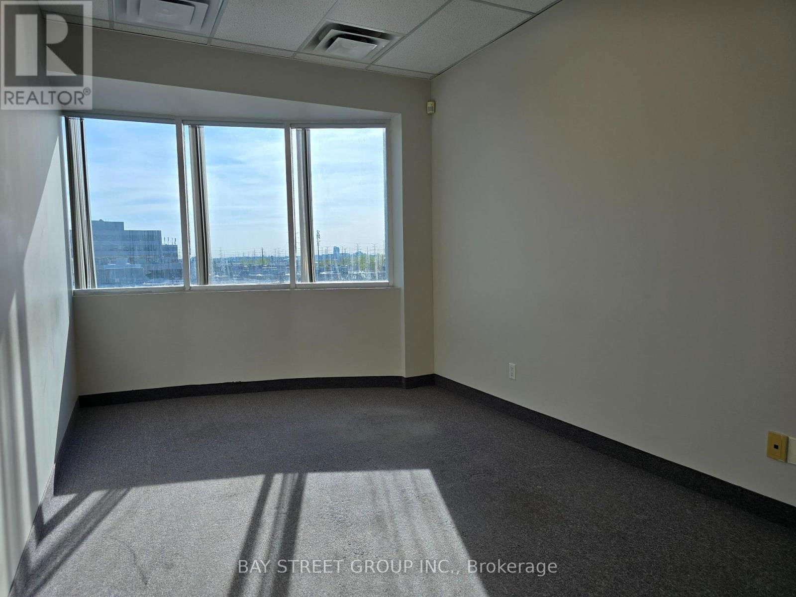 304 - 18 CROWN STEEL DRIVE Image 12