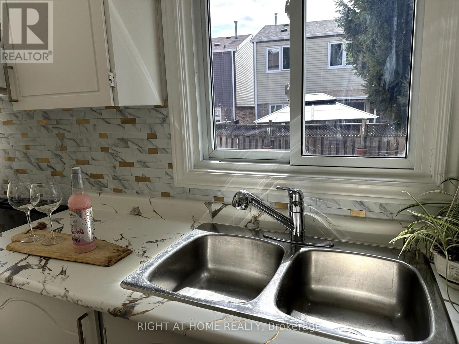 63 SPYGLASS HILL ROAD Image 11
