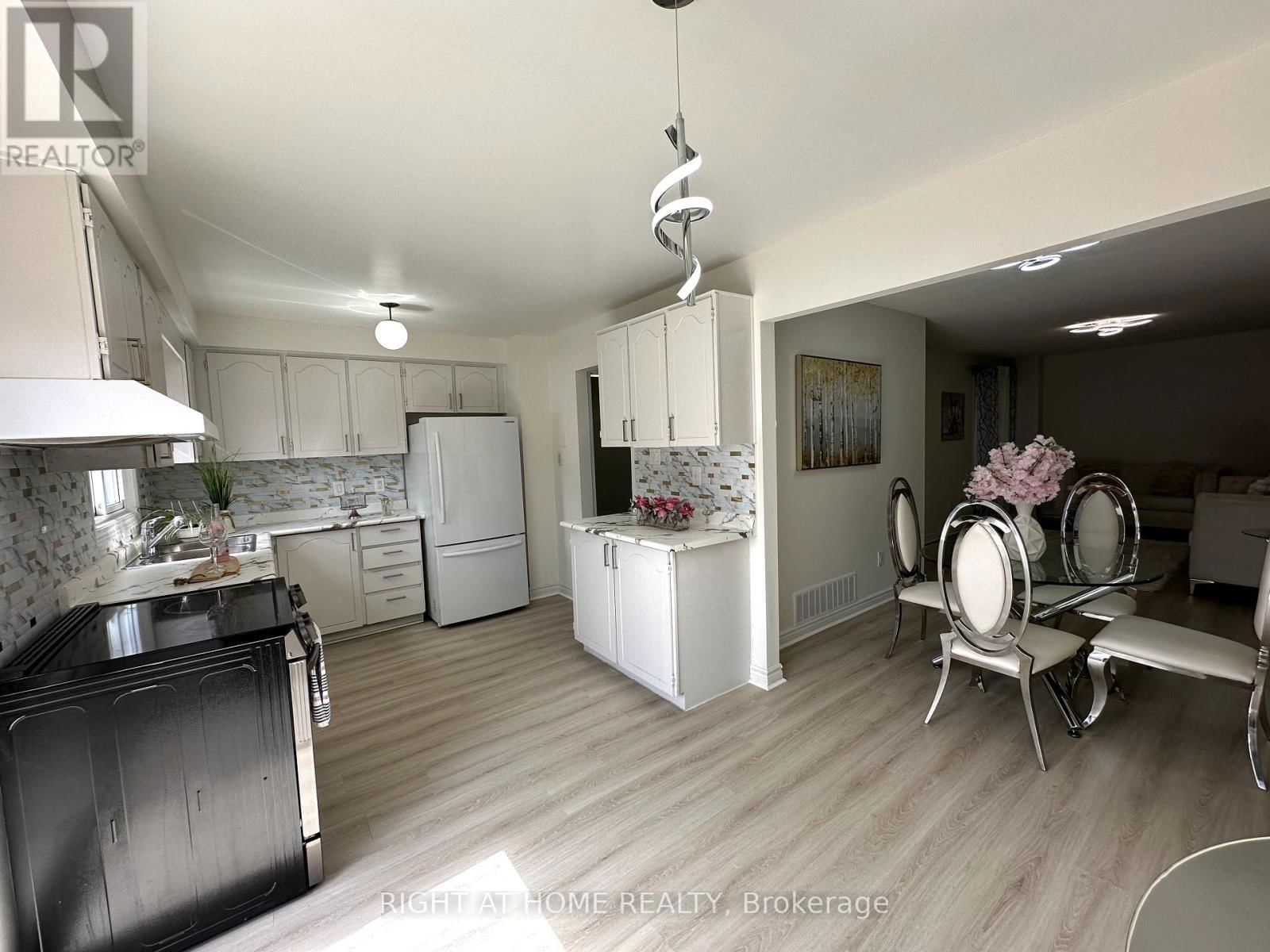 63 SPYGLASS HILL ROAD Image 12