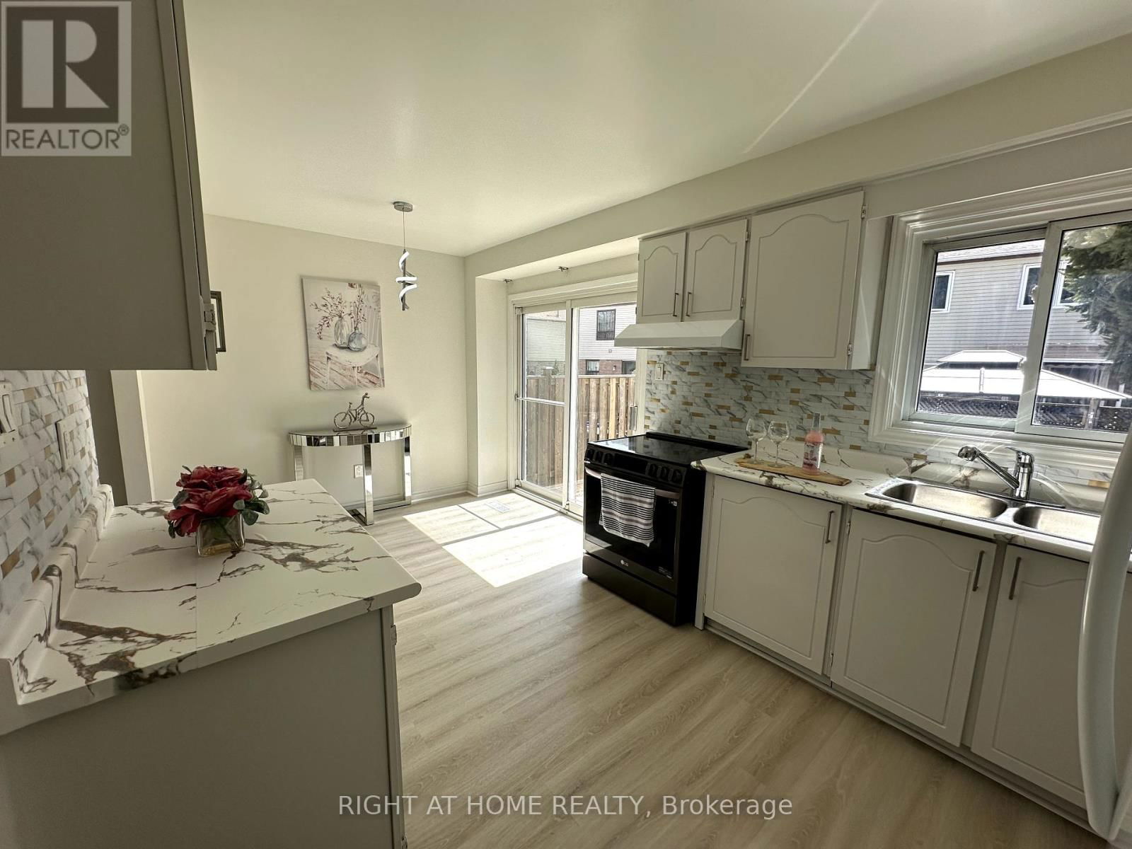 63 SPYGLASS HILL ROAD Image 13
