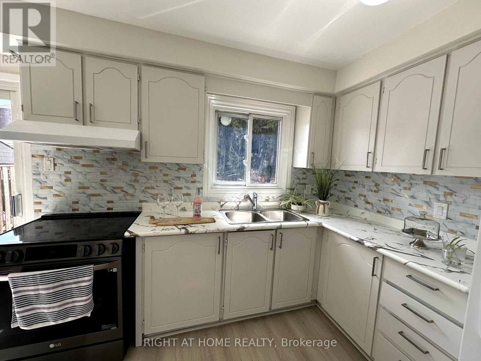 63 SPYGLASS HILL ROAD Image 15