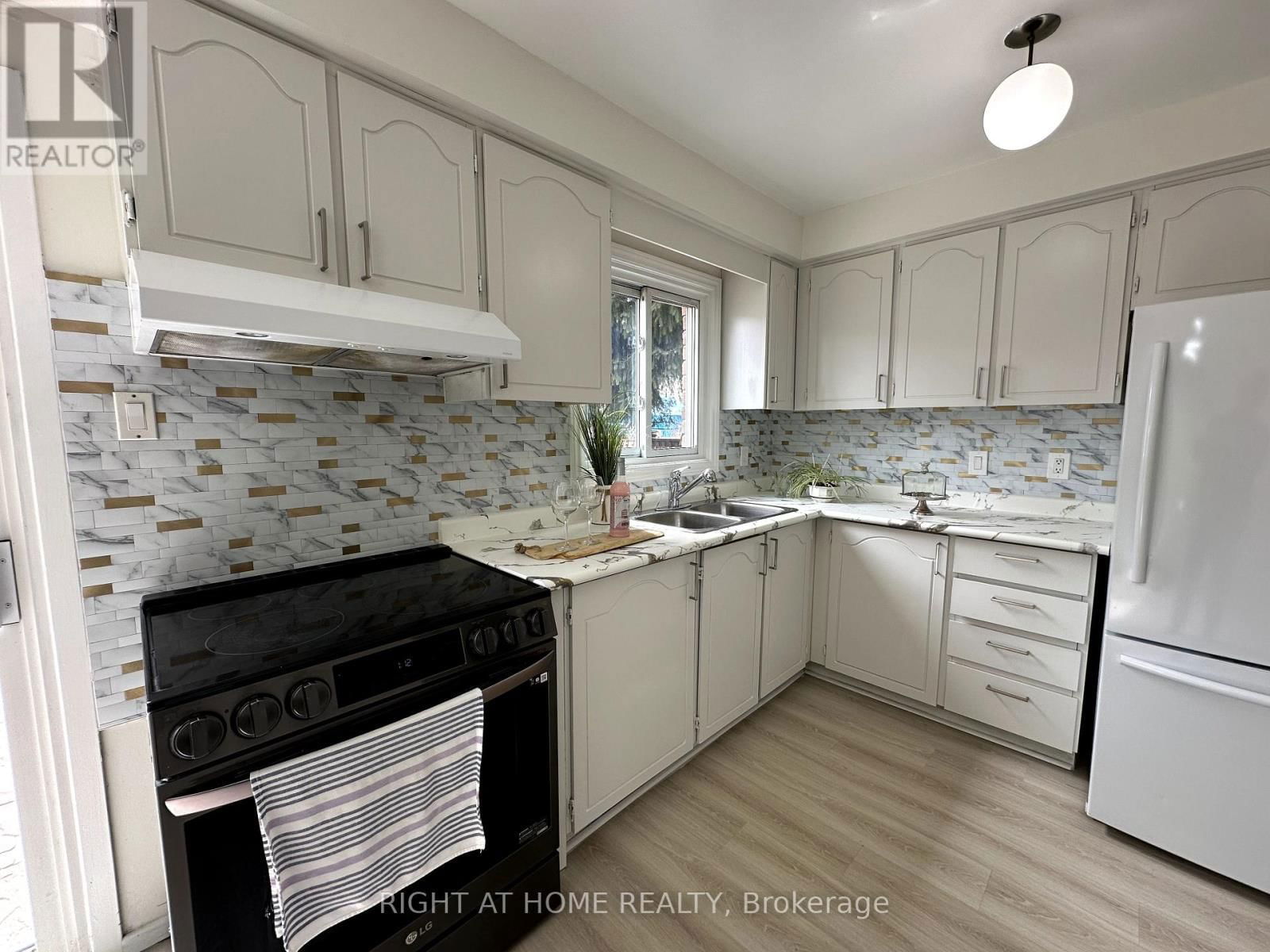 63 SPYGLASS HILL ROAD Image 36
