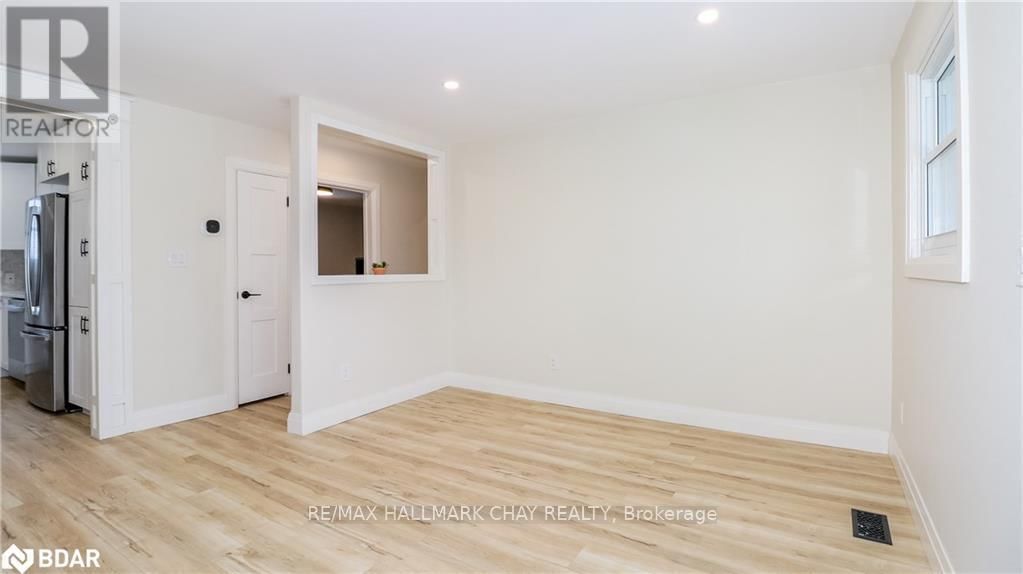 255 CALFORD STREET Image 10