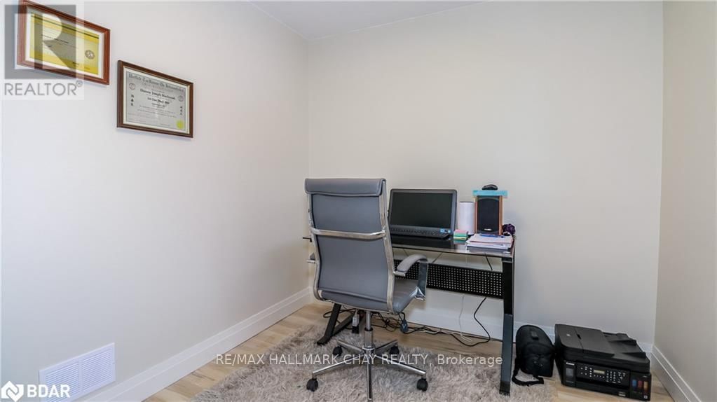 255 CALFORD STREET Image 20