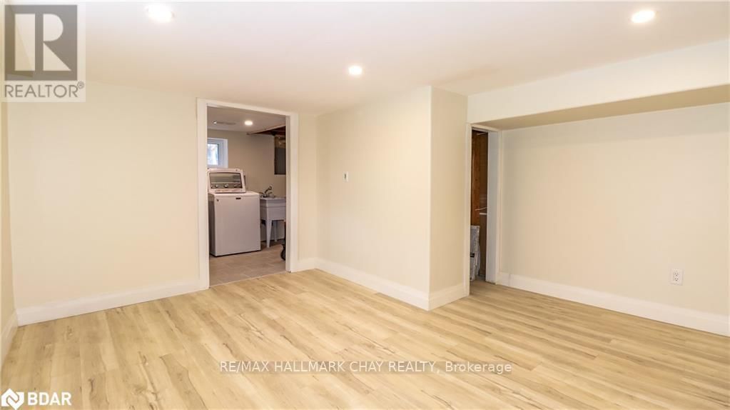 255 CALFORD STREET Image 25