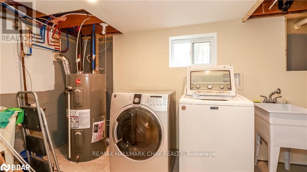 255 CALFORD STREET Image 32