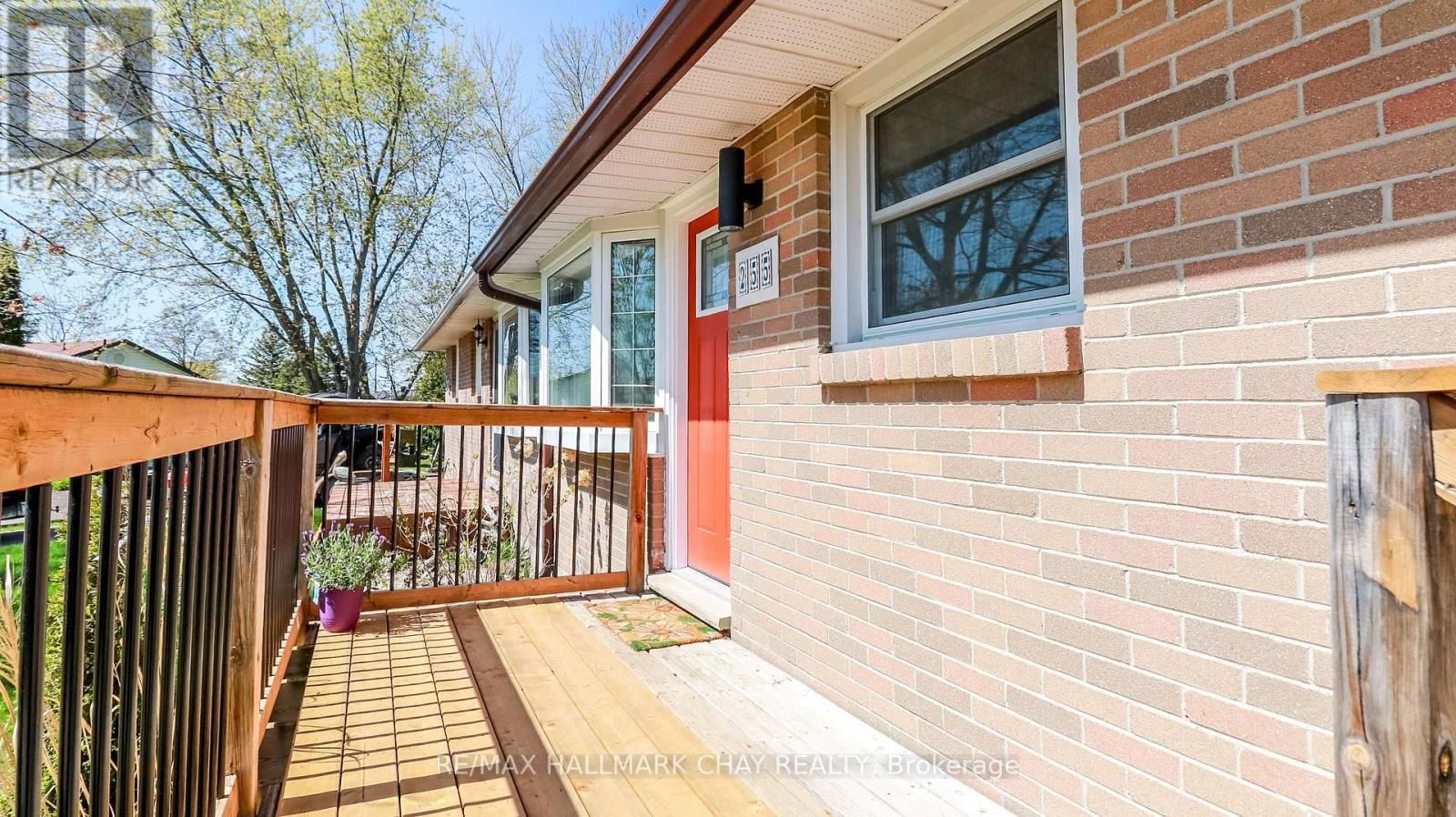 255 CALFORD STREET Image 46