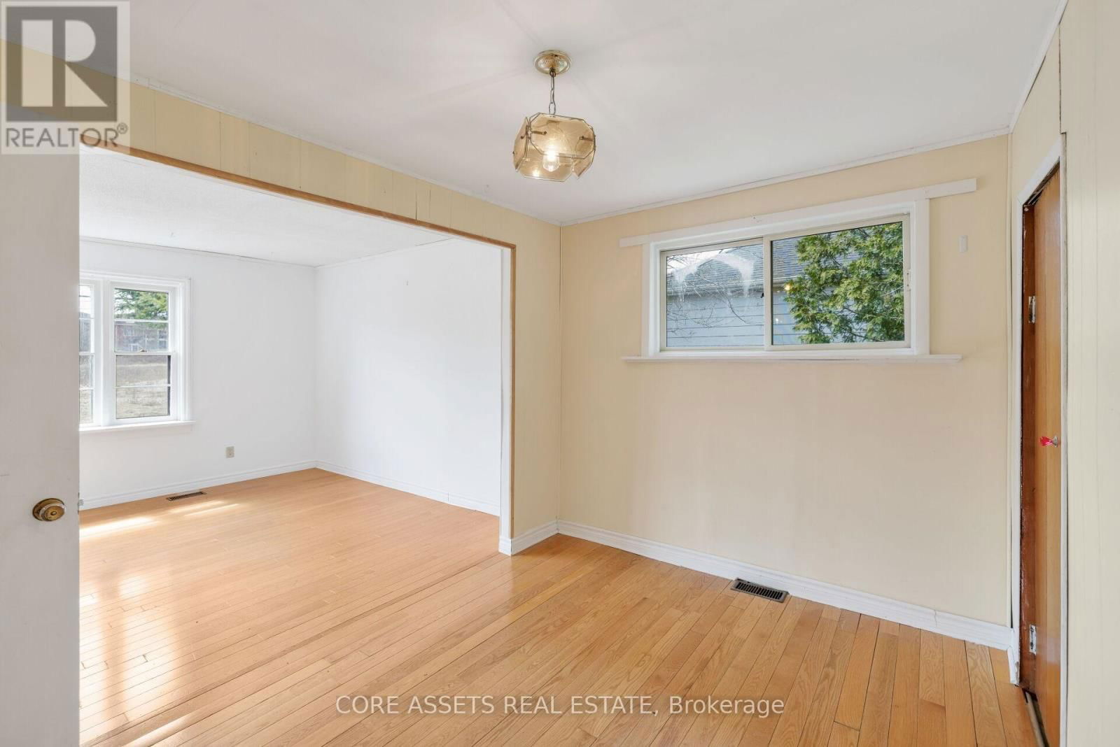 36 SYLVAN CRESCENT Image 11