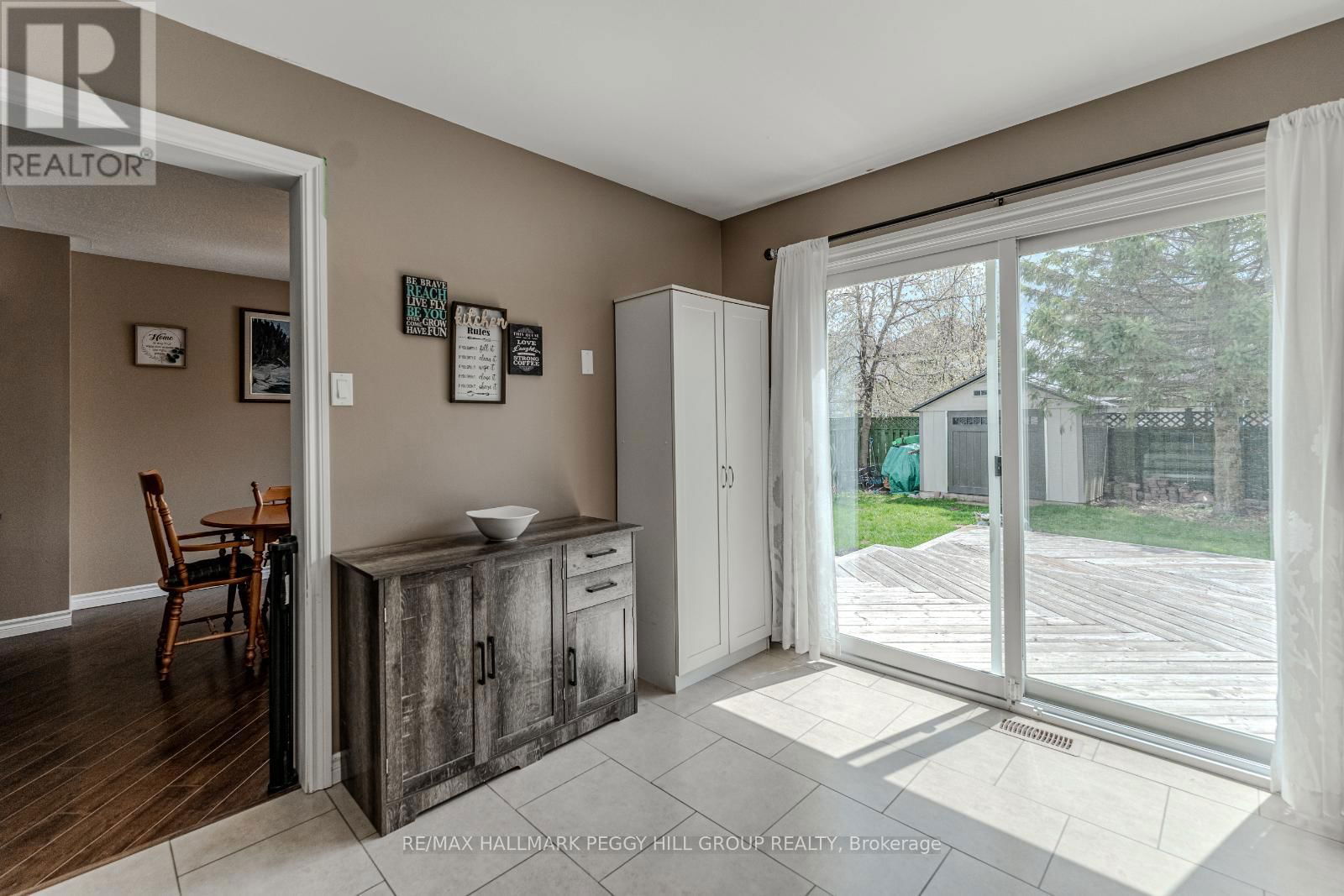 8 CORRIE CRESCENT Image 4