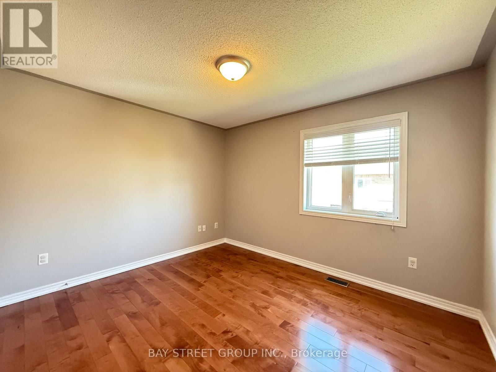 12 PEXTON AVENUE Image 15