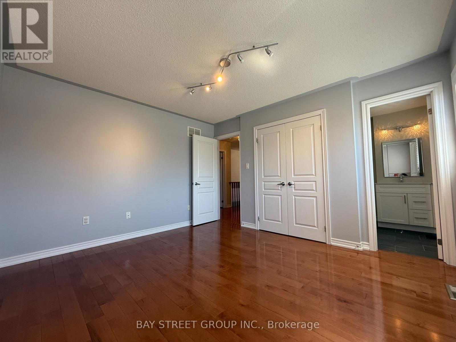 12 PEXTON AVENUE Image 22