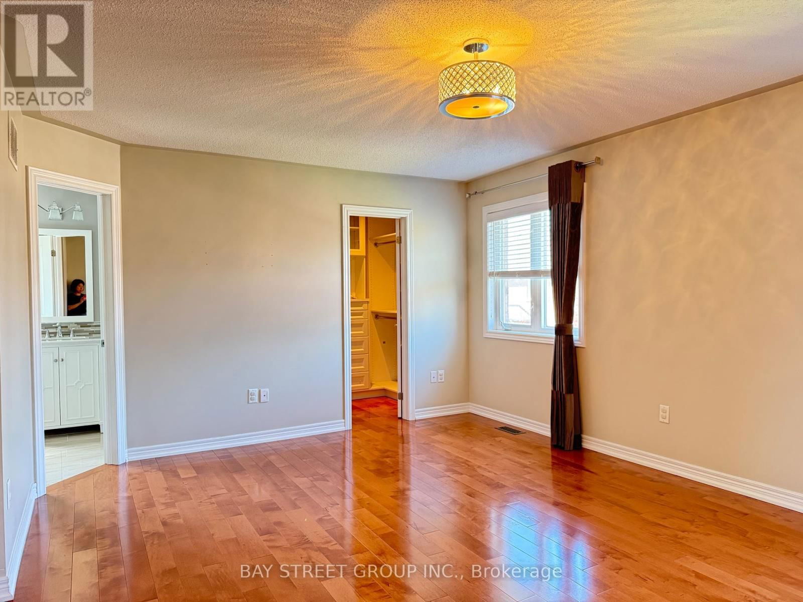 12 PEXTON AVENUE Image 27