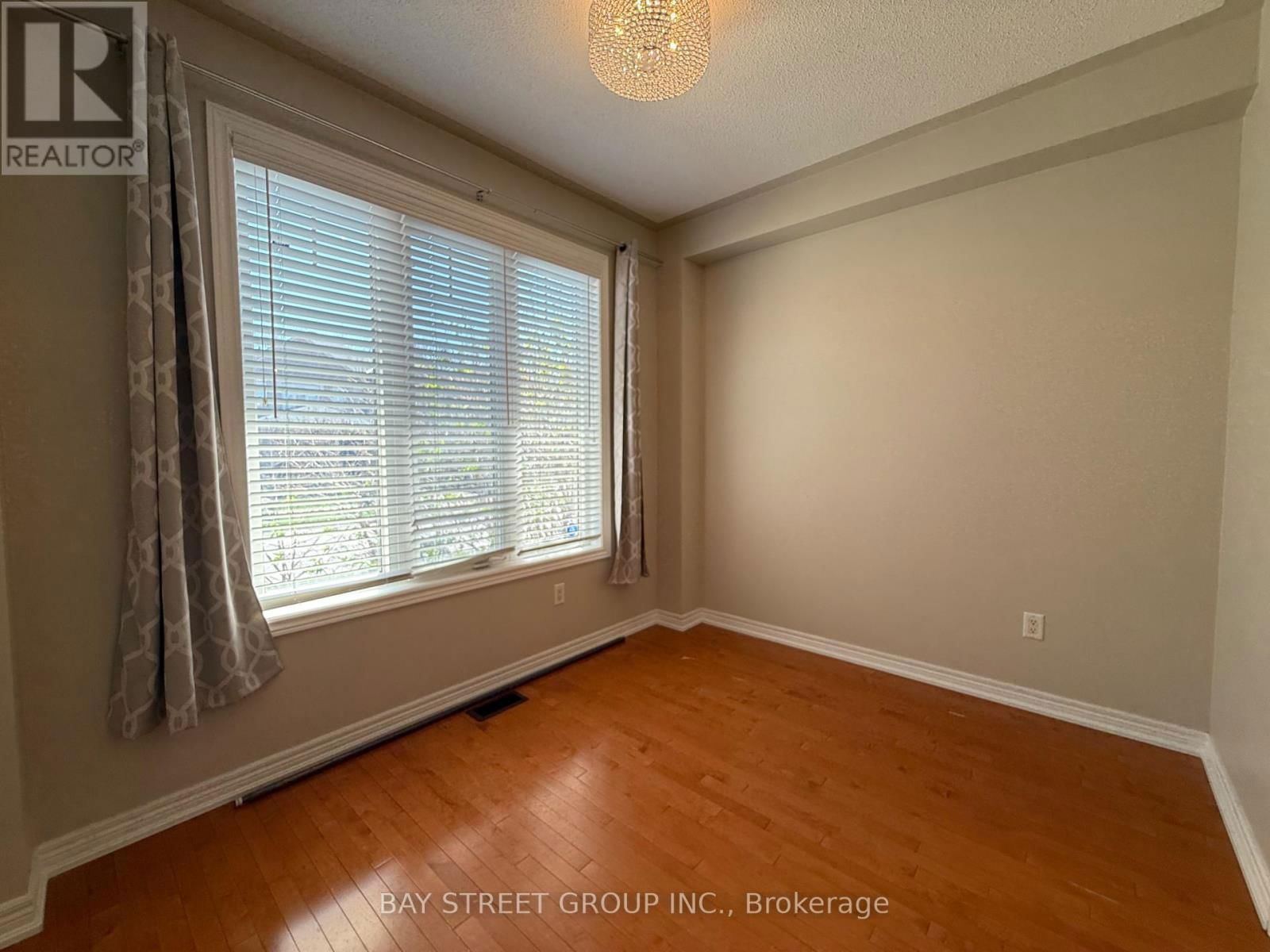 12 PEXTON AVENUE Image 3